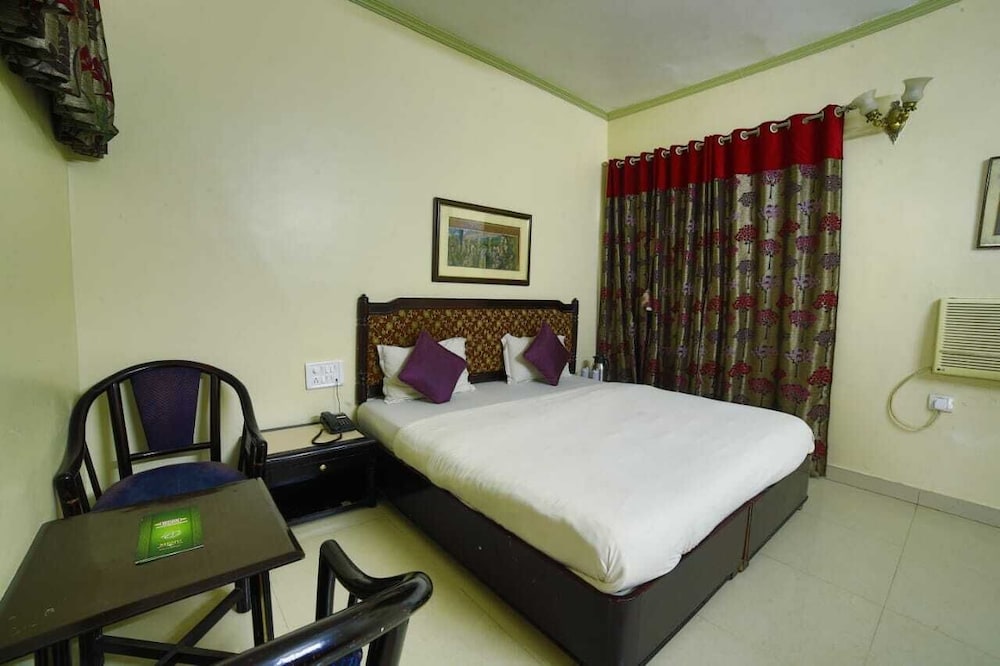 HOTEL SAMRAT INTERNATIONAL 11/28