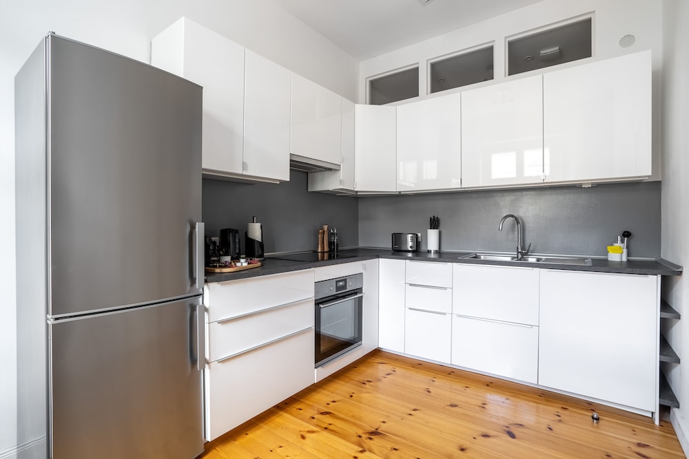 Schoenhouse Apartments 6/50