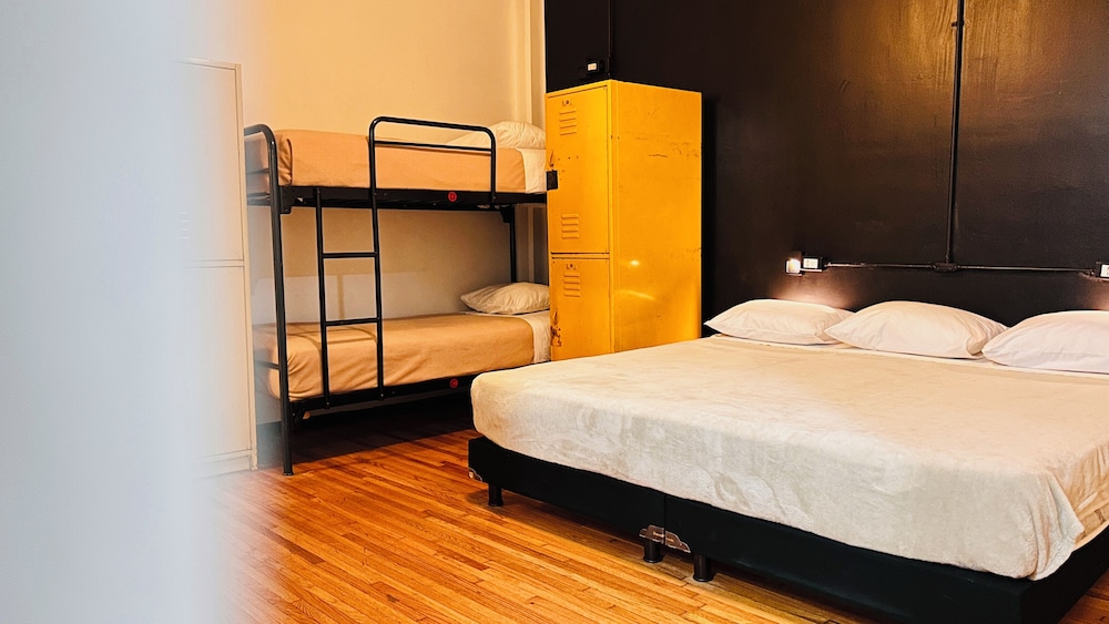 Hostel Mundo Joven Catedral 10/50