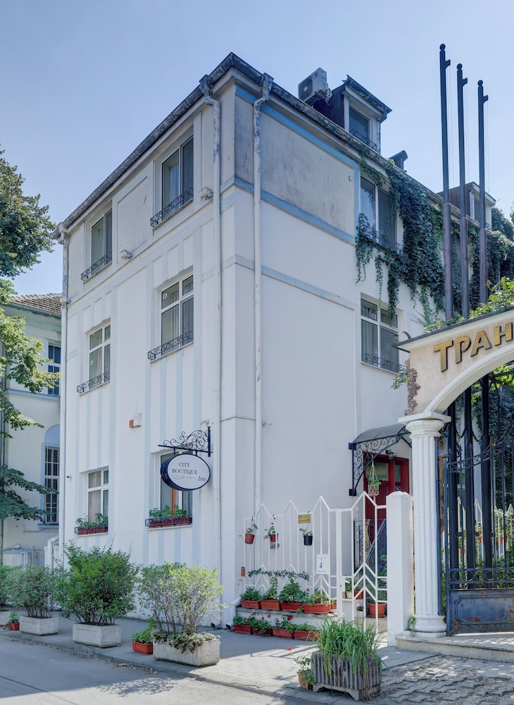 City Boutique Inn 2/50
