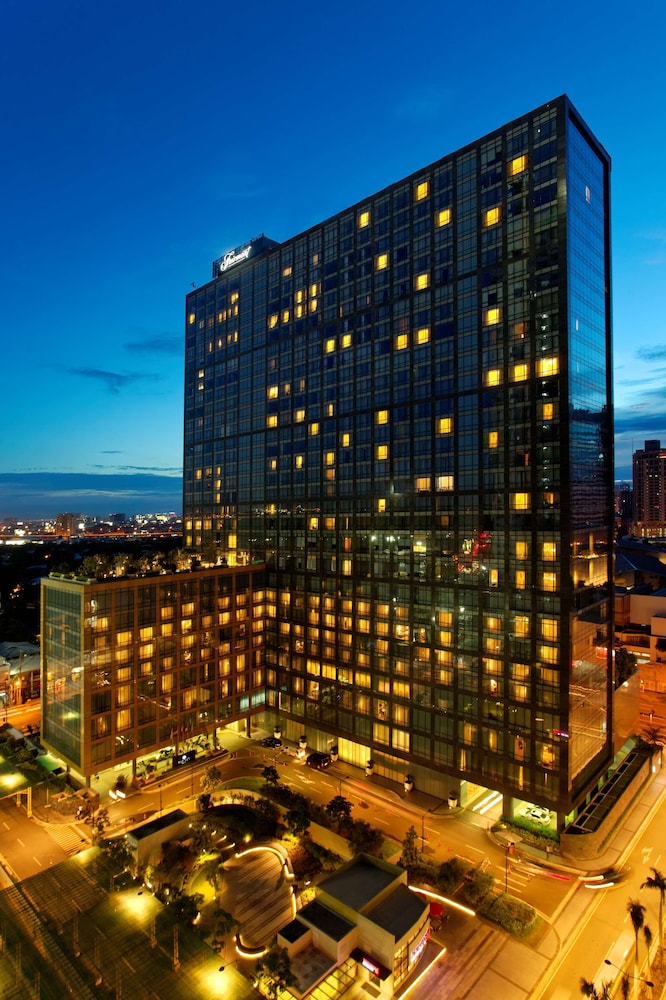 Fairmont Makati 1/50