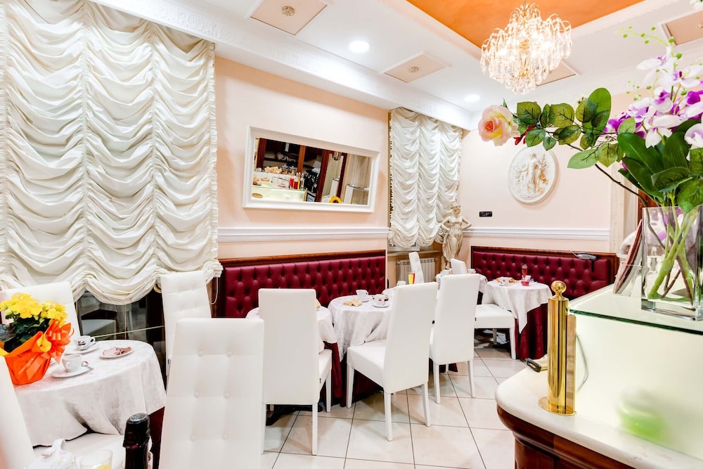 Caroline Suite 30/35