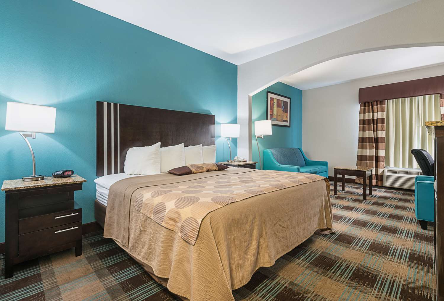 Mini, Suite, King Bed, Sofa