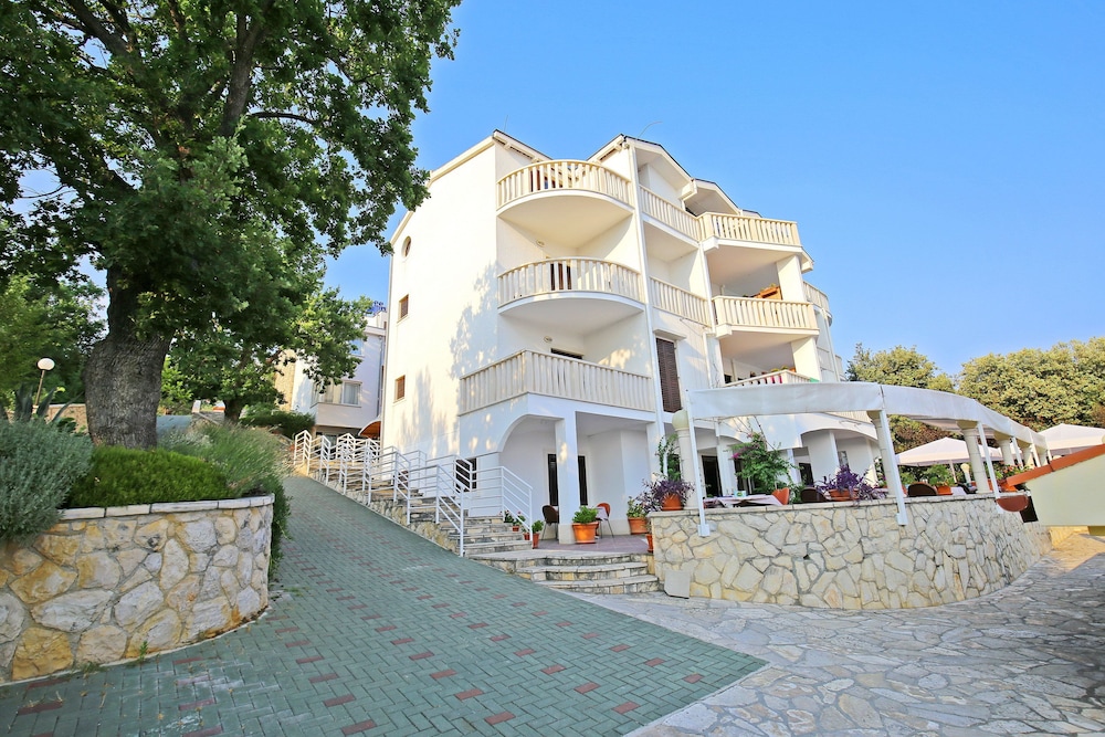 Lucija 59/61