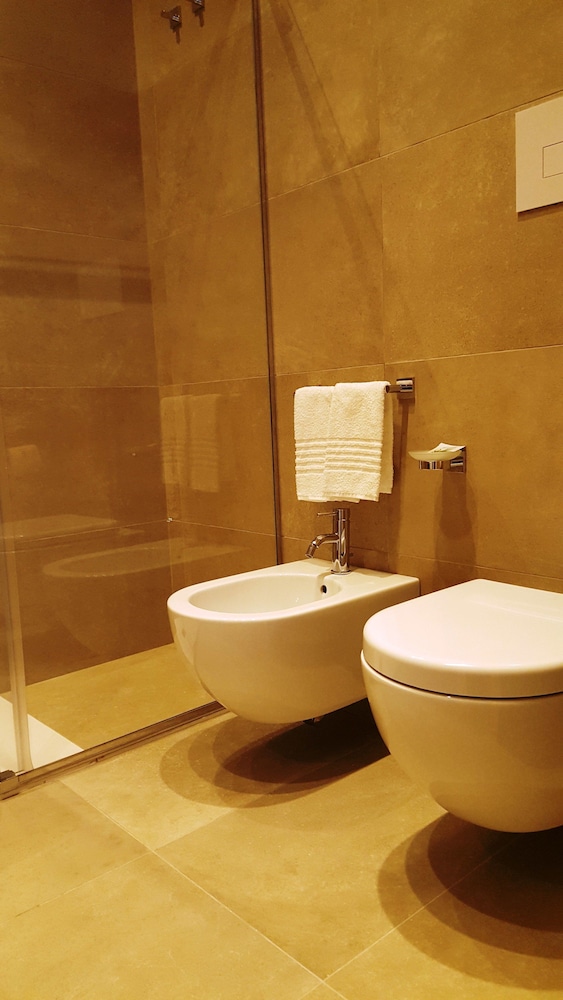 Alma Hotel 44/49