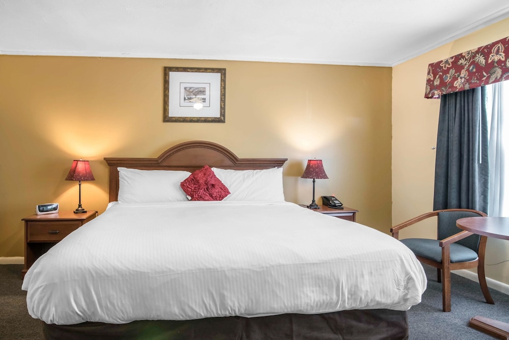 Econo Lodge Inn & Suites Tilton 5/38