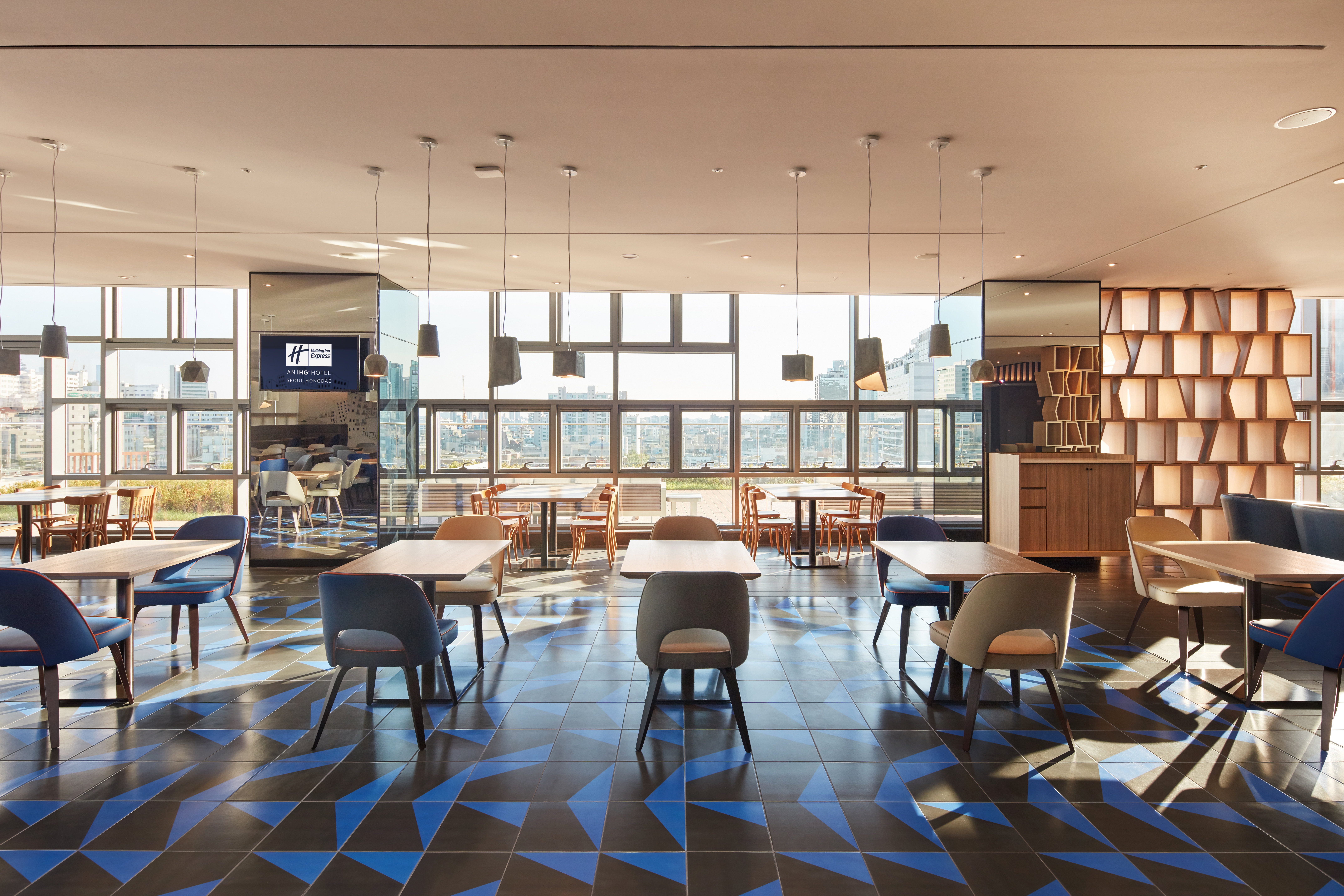 Holiday Inn Express Seoul Hongdae 61/74