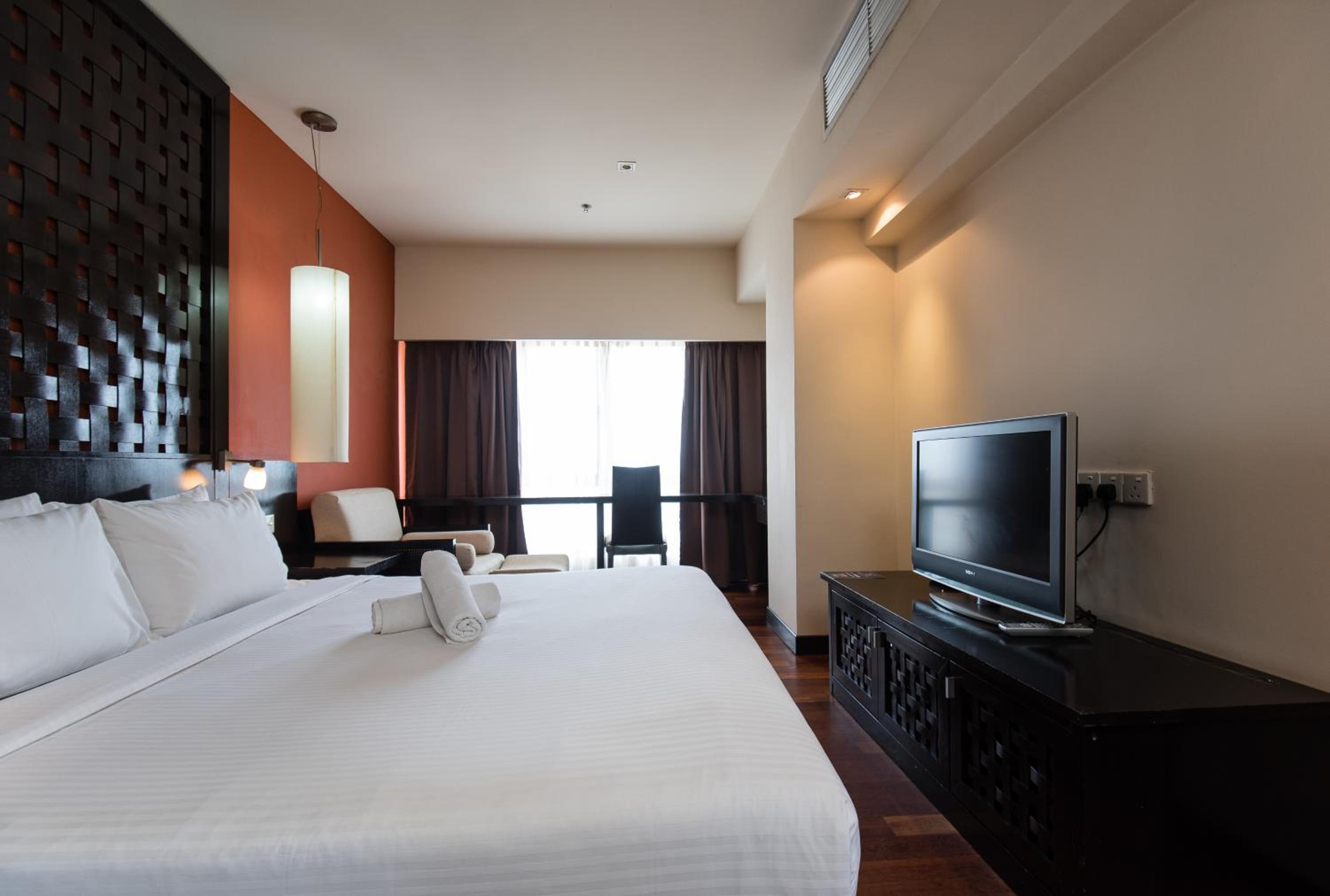 Executive, Studio, King Bed, Lagoon View، Resort Suites At Bandar Sunway 5/9