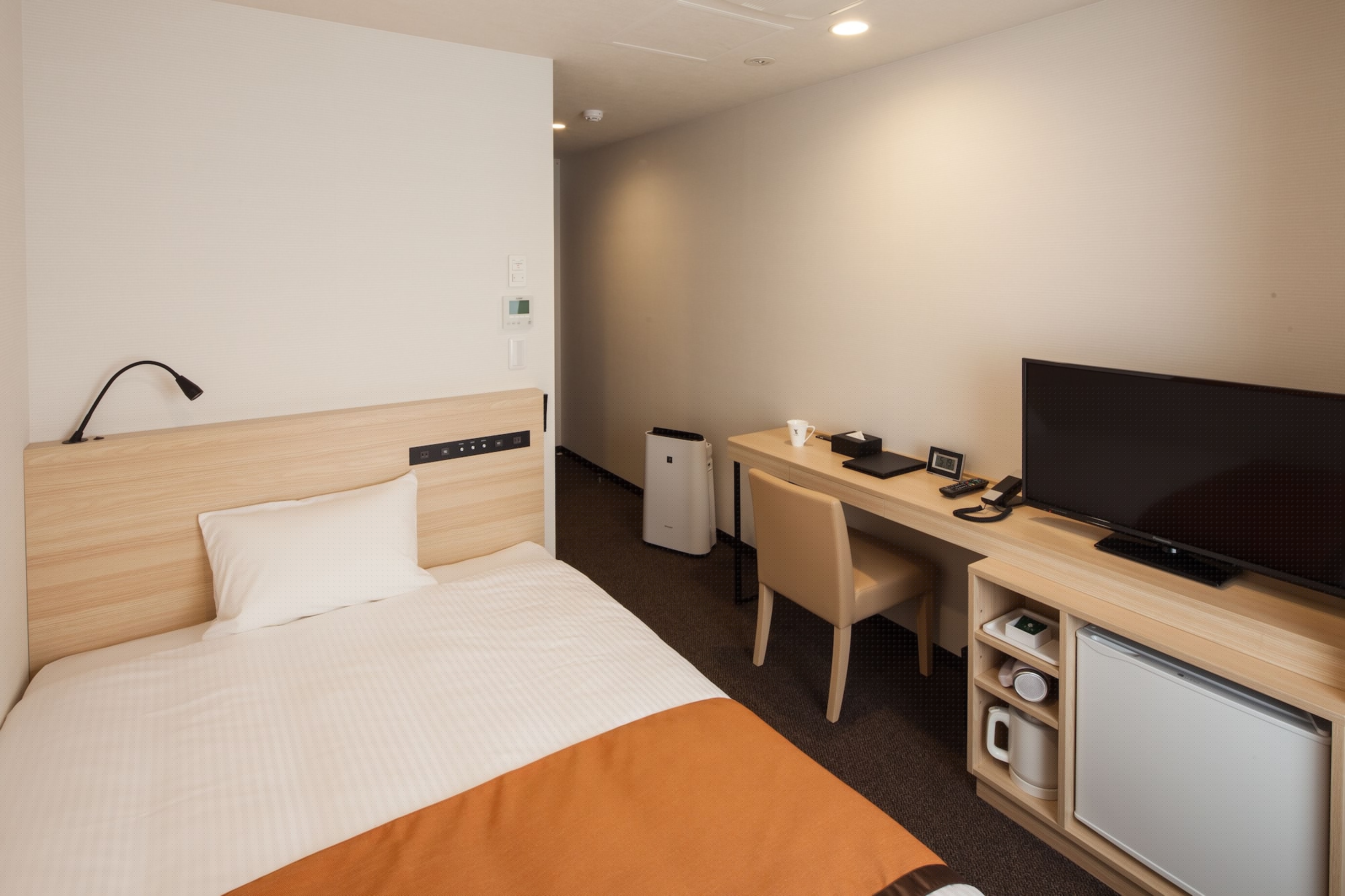 SEMI ROOM, STANDARD, SEMI DOUBLE BED