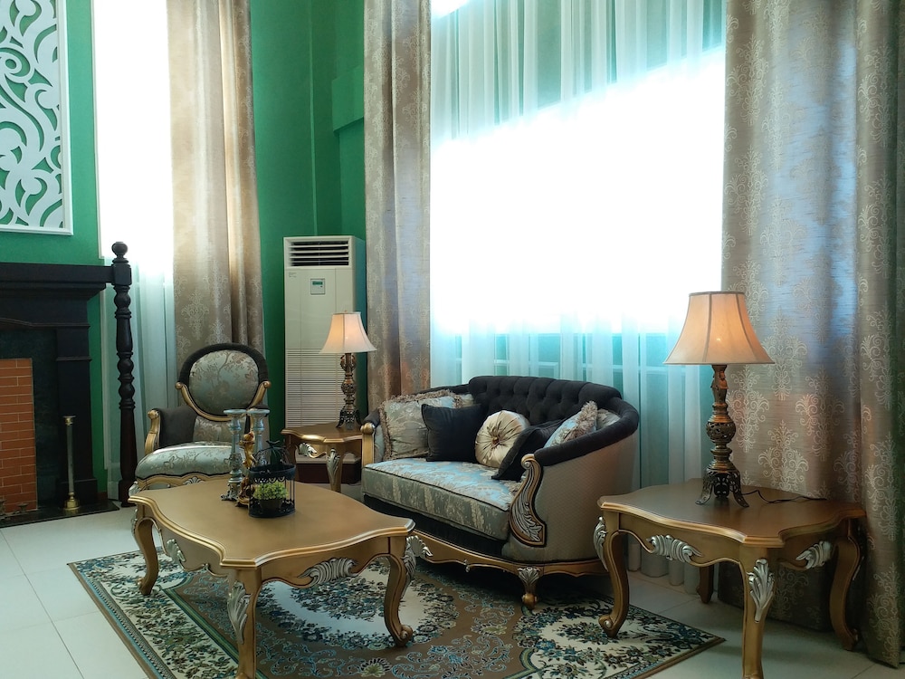 Lee Boutique Hotel 53/74