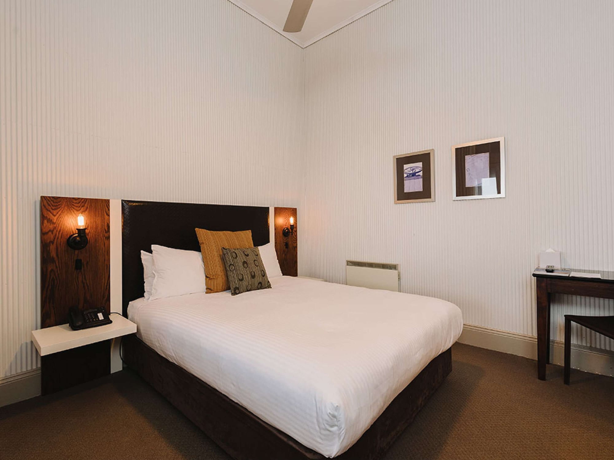 HERITAGE, SUITE, QUEEN BED