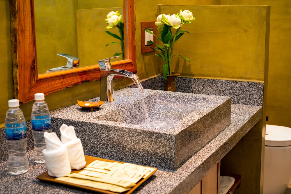 Khmer House Resort 50/50