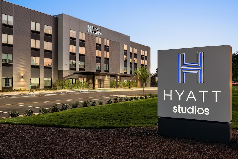 Hyatt Studios Chesapeake 3/44
