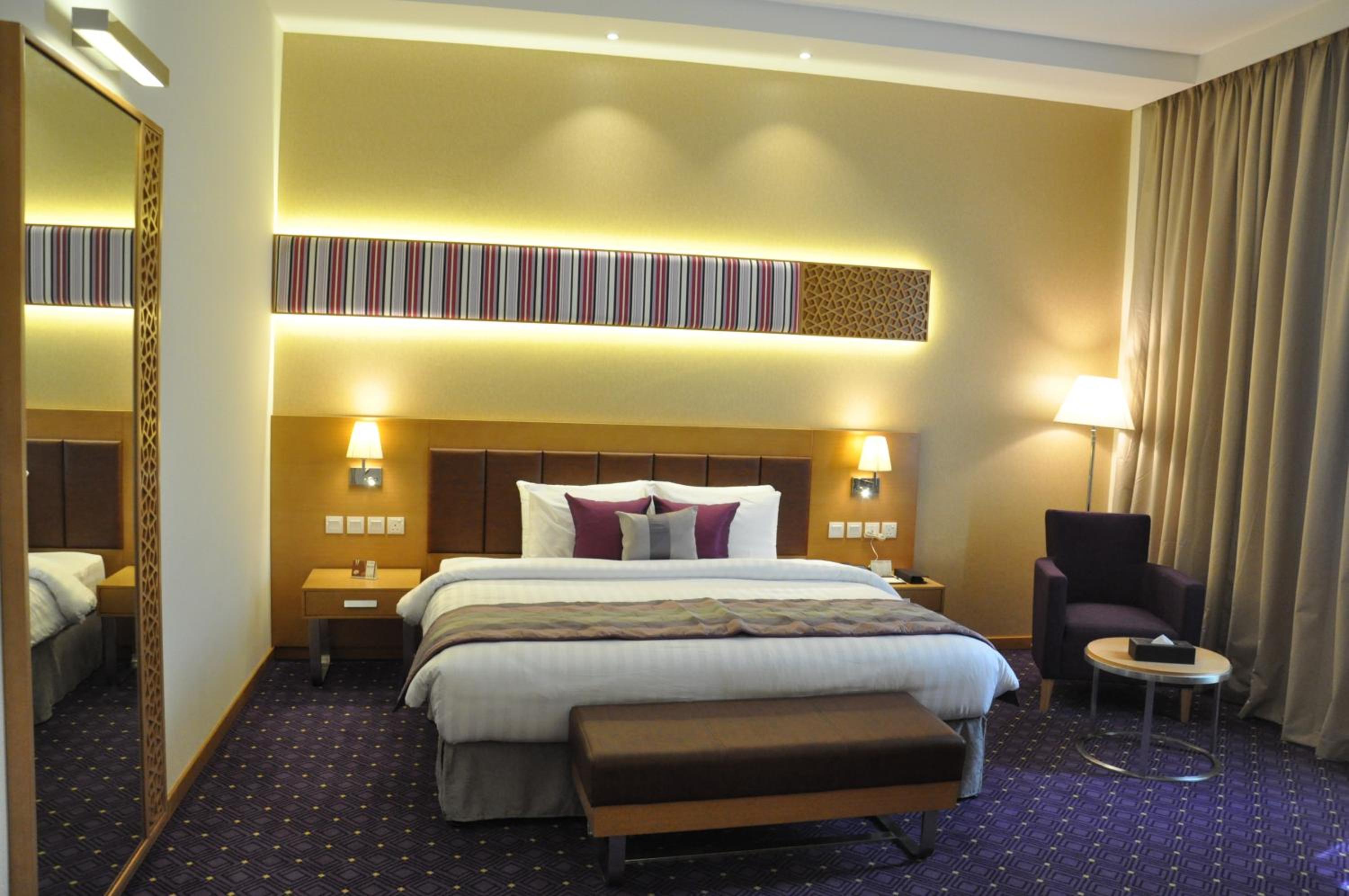 FAMILY, EXECUTIVE, SUITE