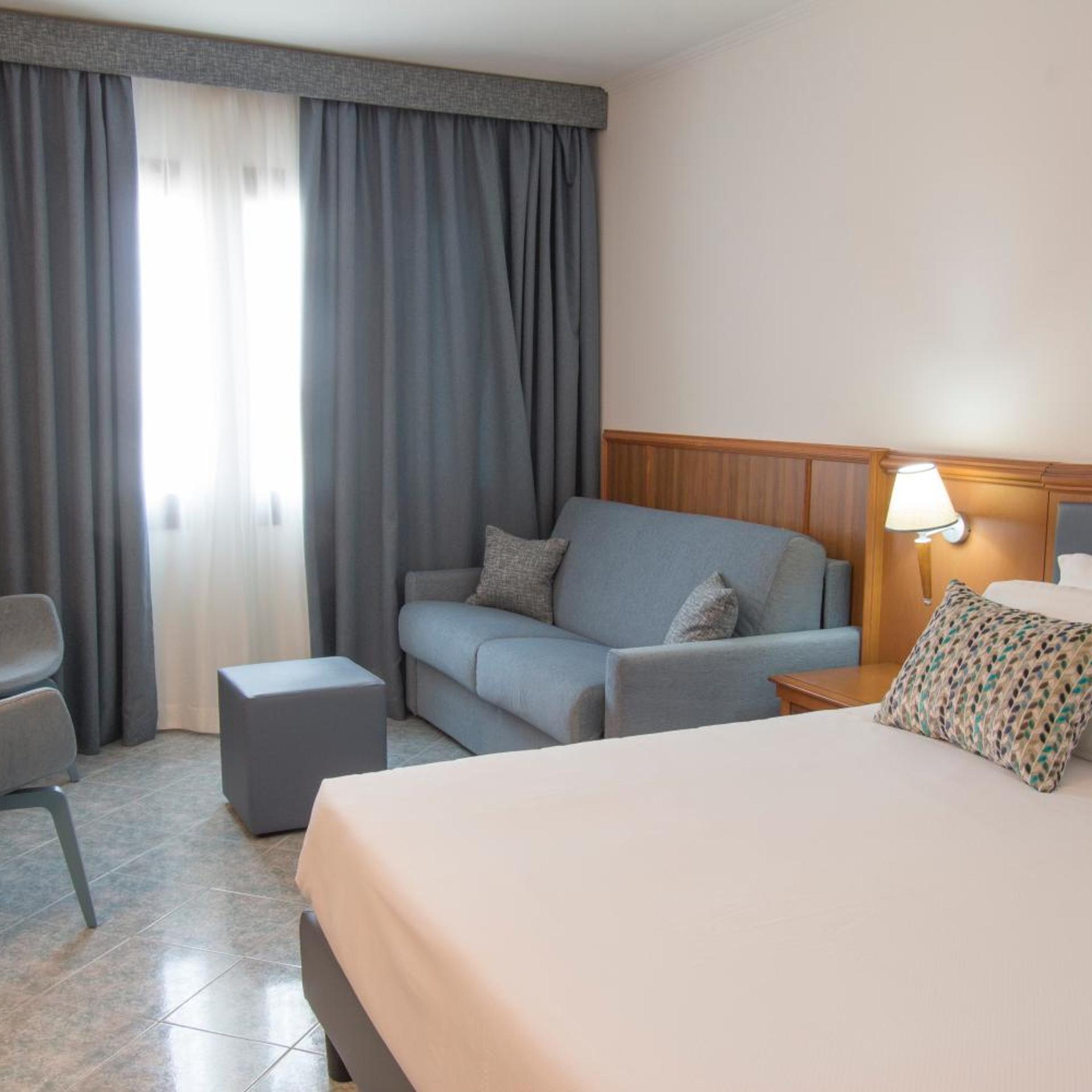 Hotel Centrale Sabaudia 16/38