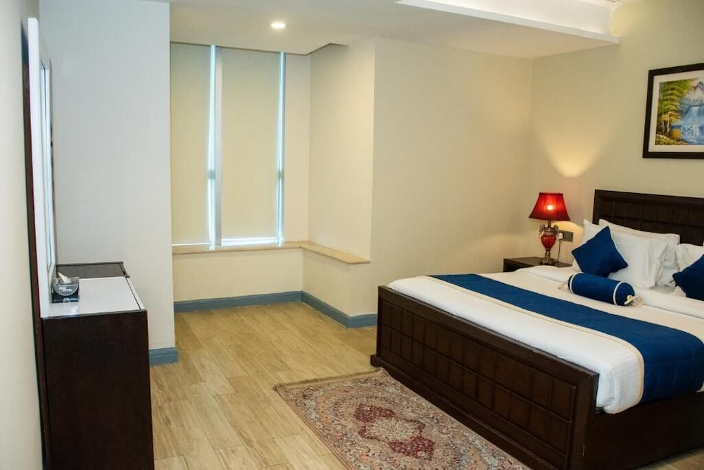 Centaurus Hotel Suites 9/42