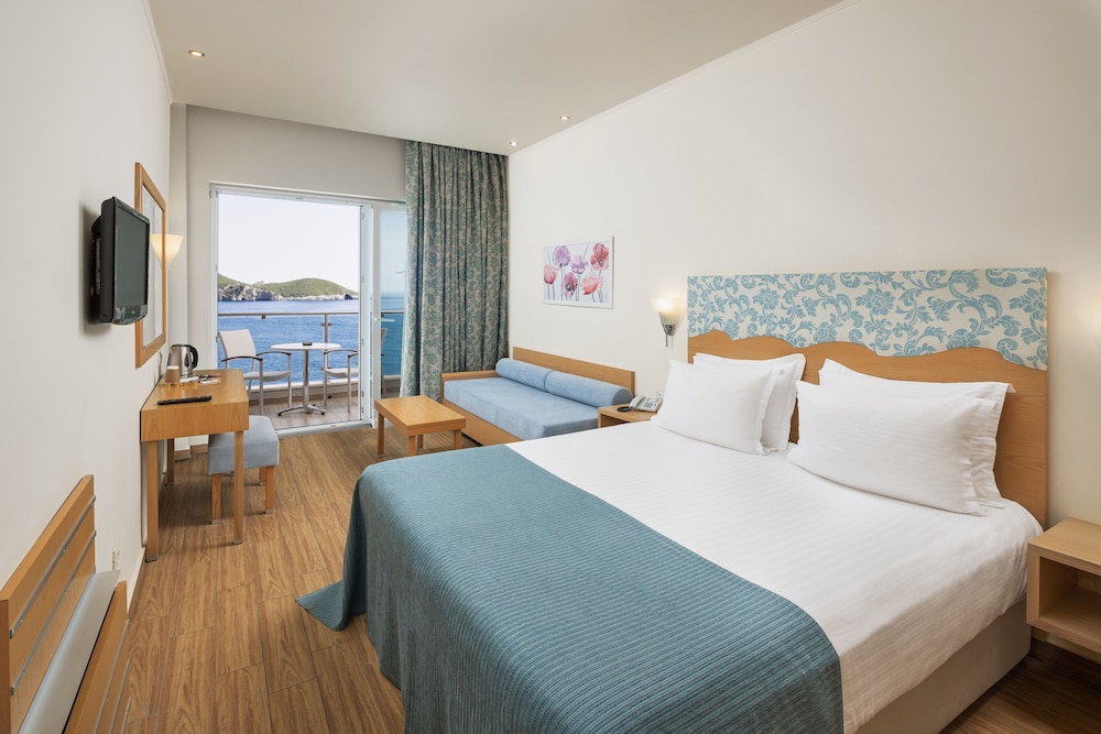 Akrotiri Beach - Adults Only 9/68