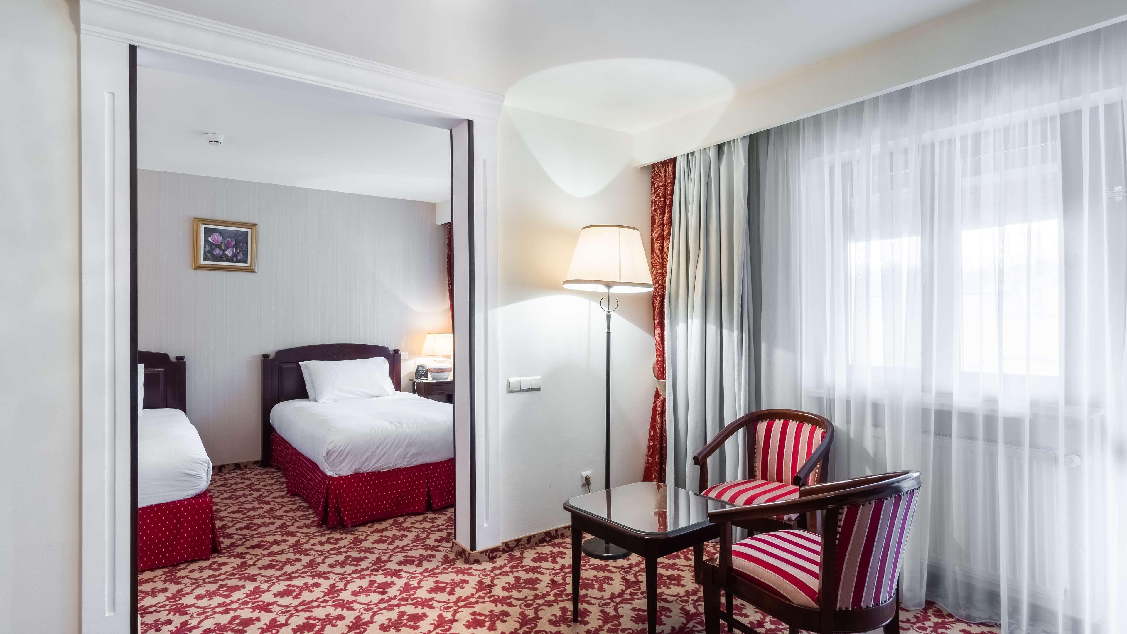 جناح جونيور، Hilton Sibiu 2/3
