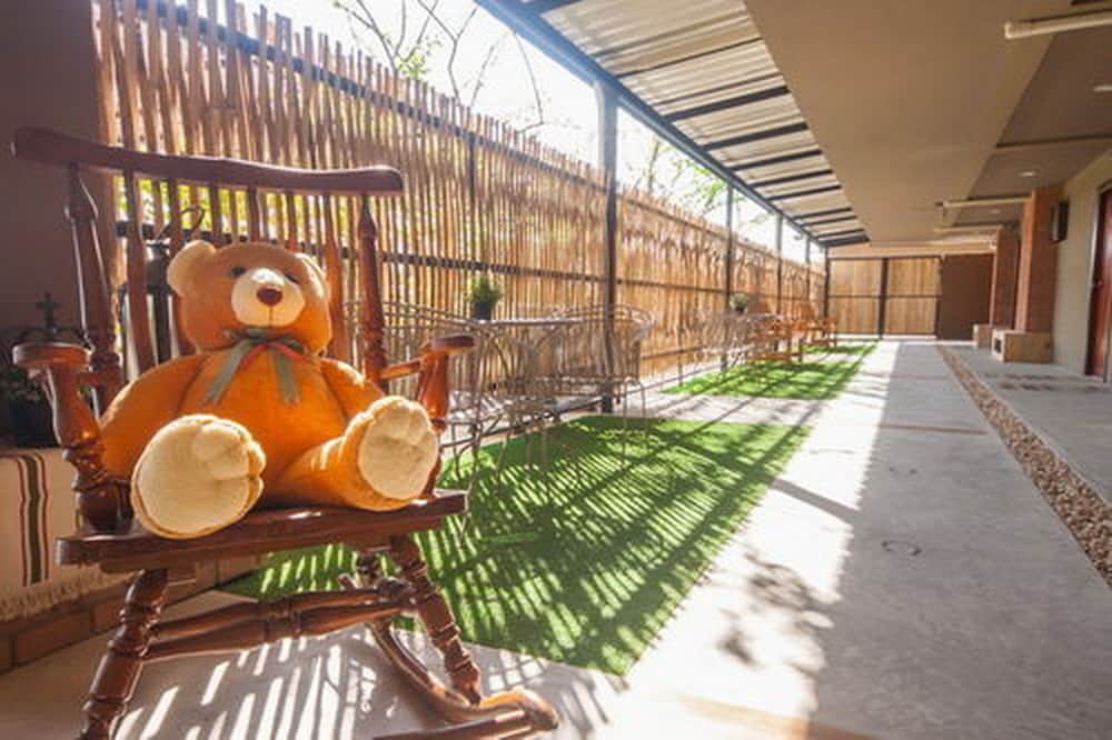 Cha-Am Country Home 36/48