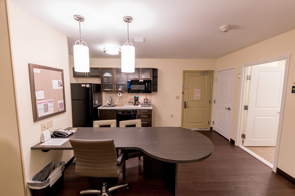 Candlewood Suites FAIRBANKS 44/79