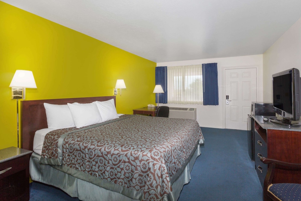 Days Inn by Wyndham Delta 7/18