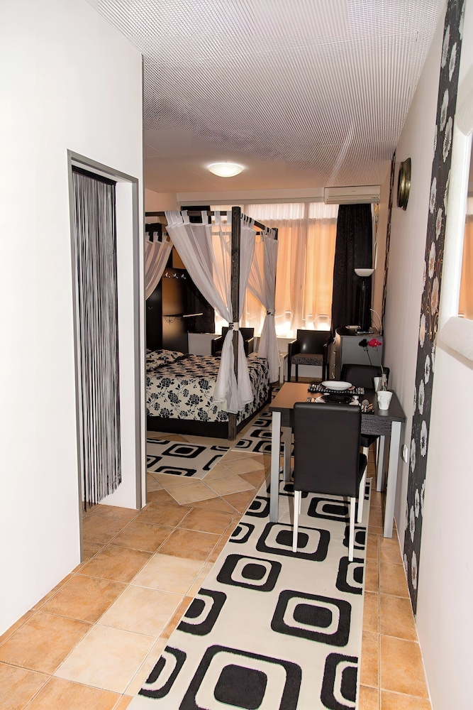 Apart Kalonis Hotel 24/49