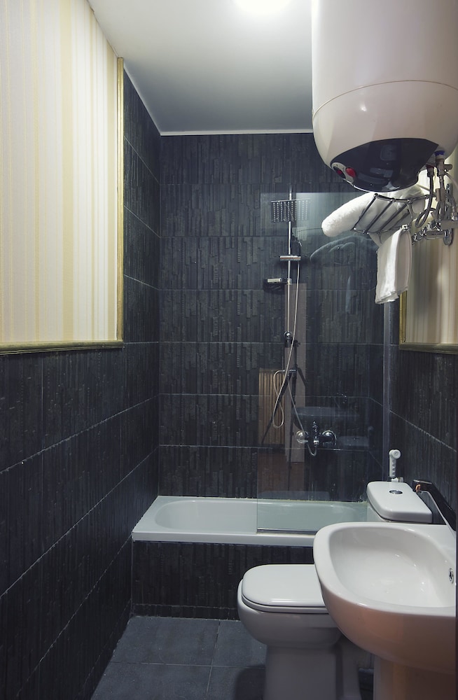 Tahrir Plaza Suites 7/57