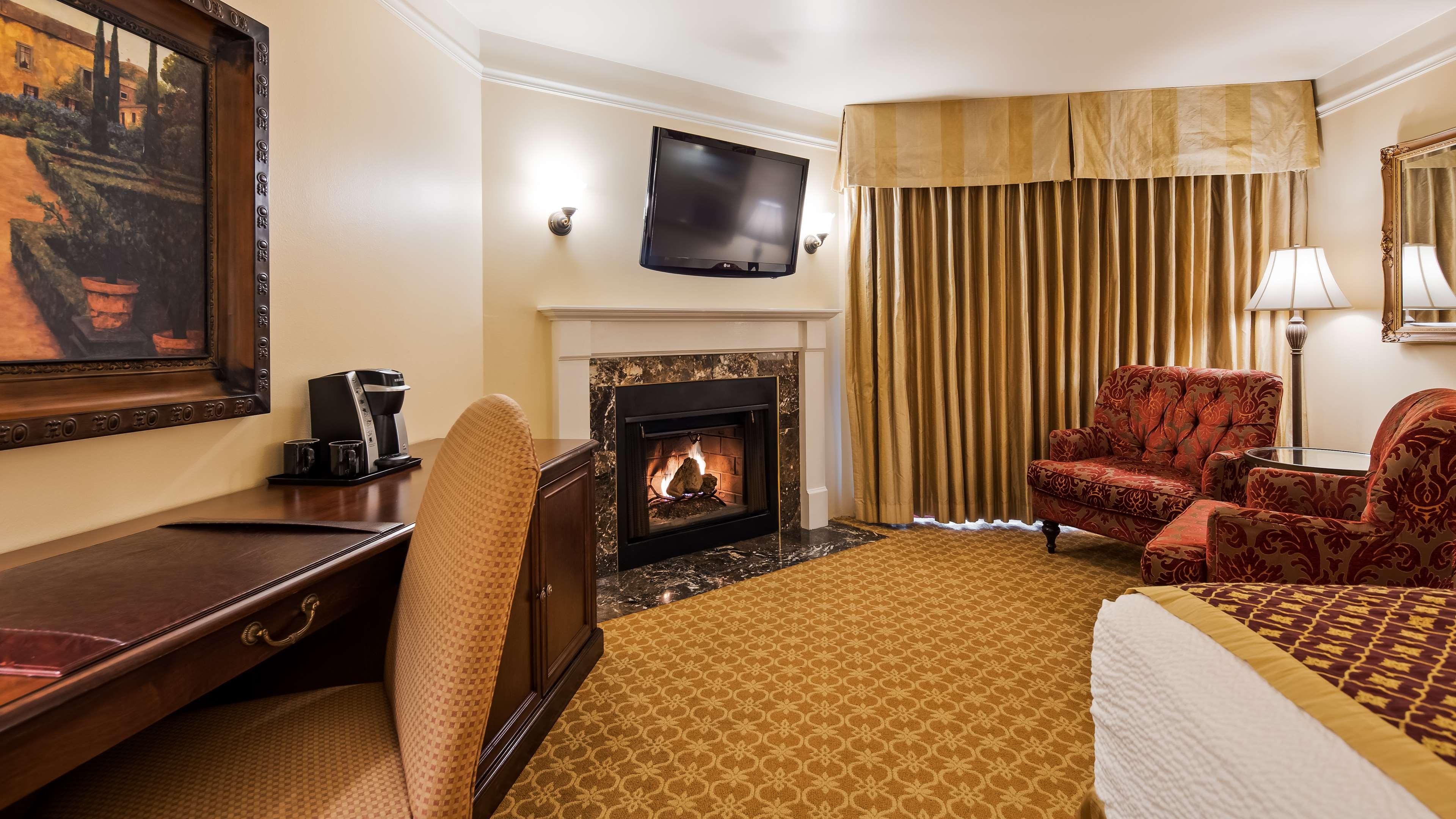 Victorian Inn Monterey 26/38