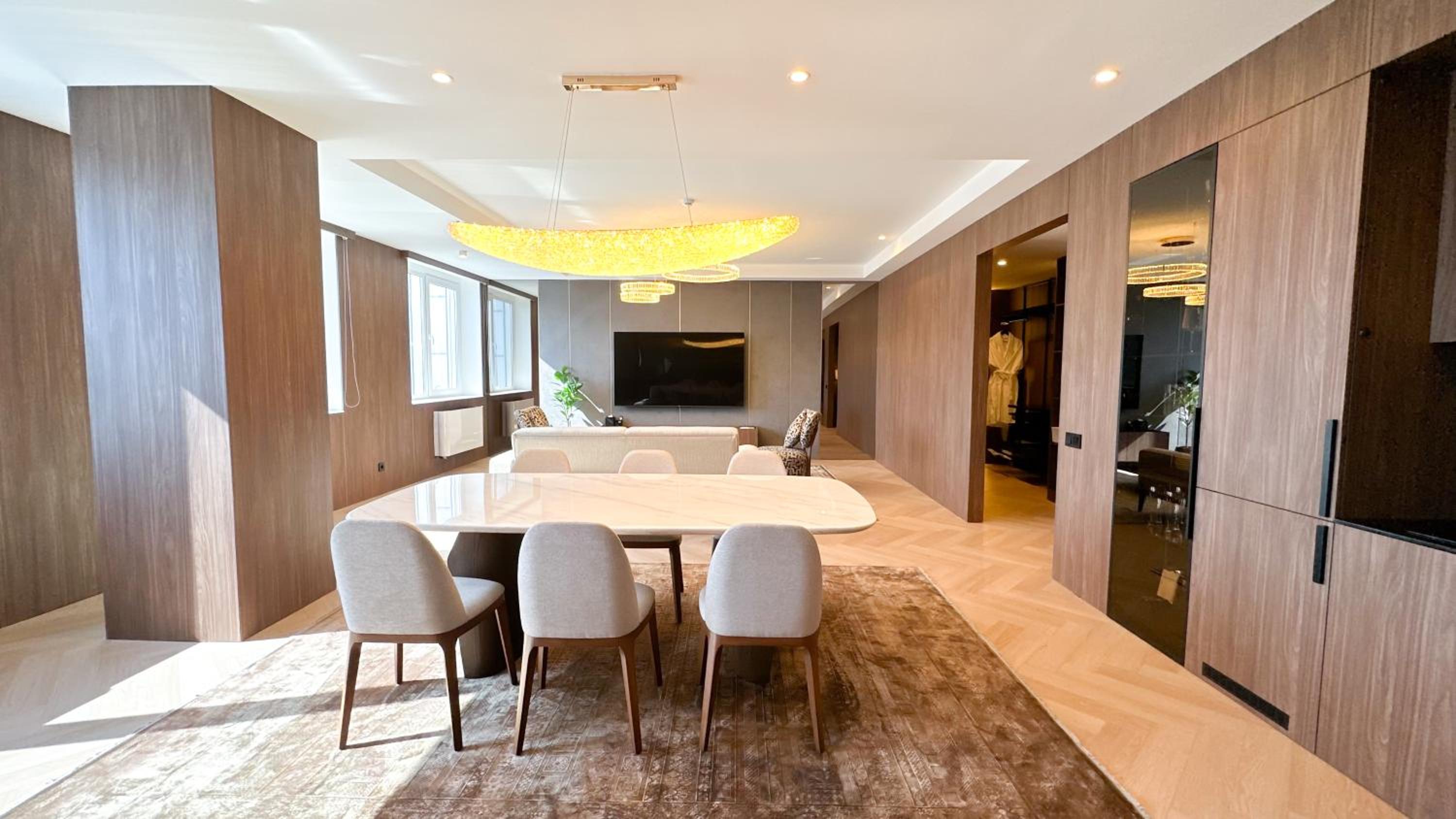 Resident Hotel Abay 21/23