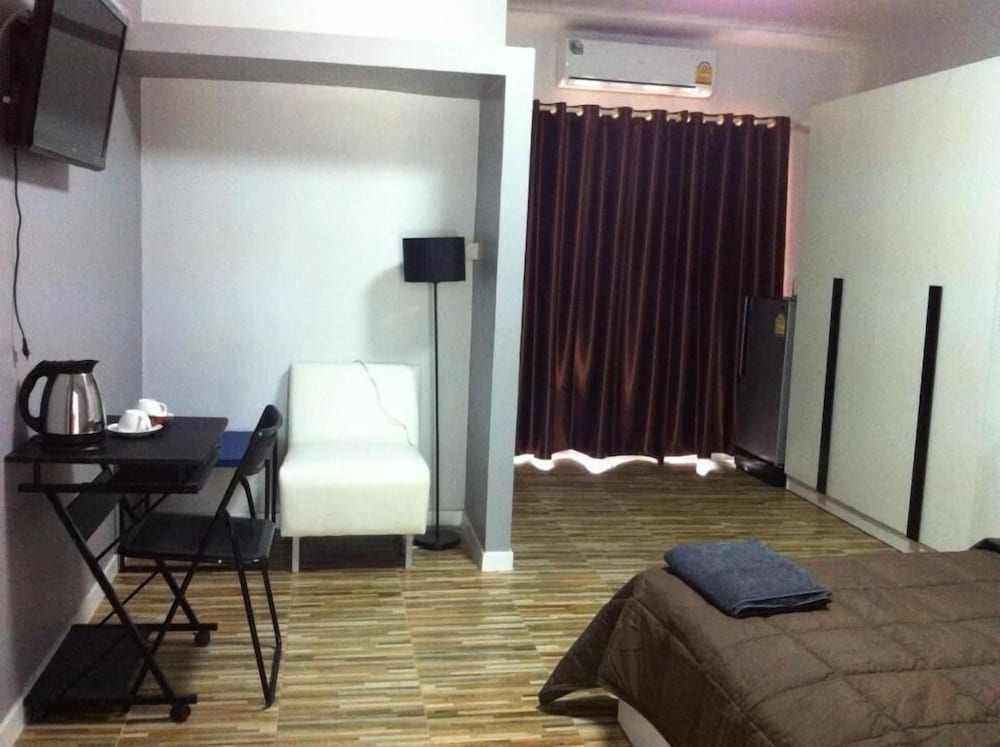 R2 Apartment Service 44/50