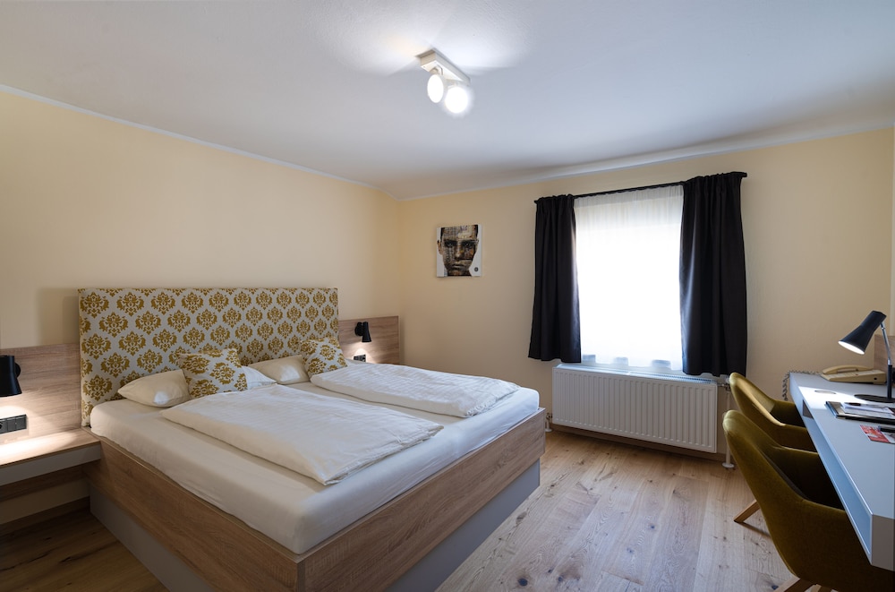 SUPERIOR, DOUBLE BED