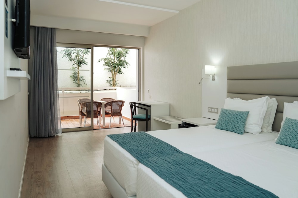 Carvi Beach Hotel 22/78