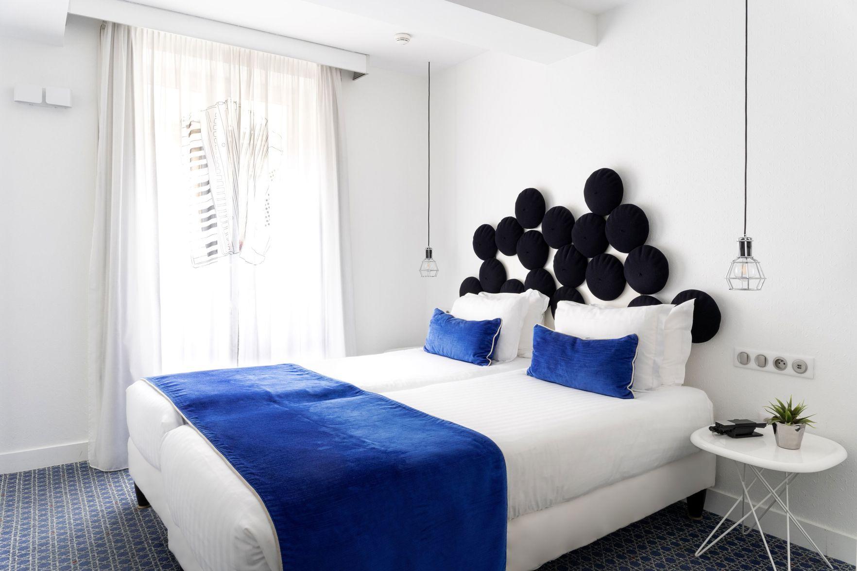 Room, Twin Beds, Sauna