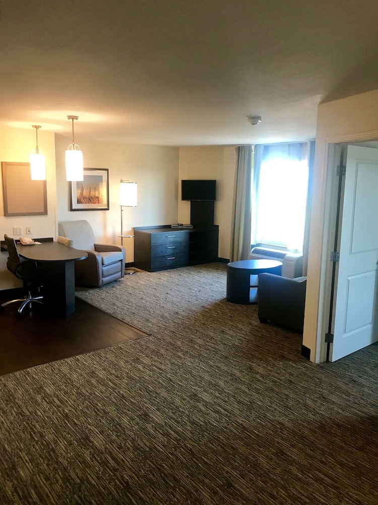 Candlewood Suites Lincoln 22/42