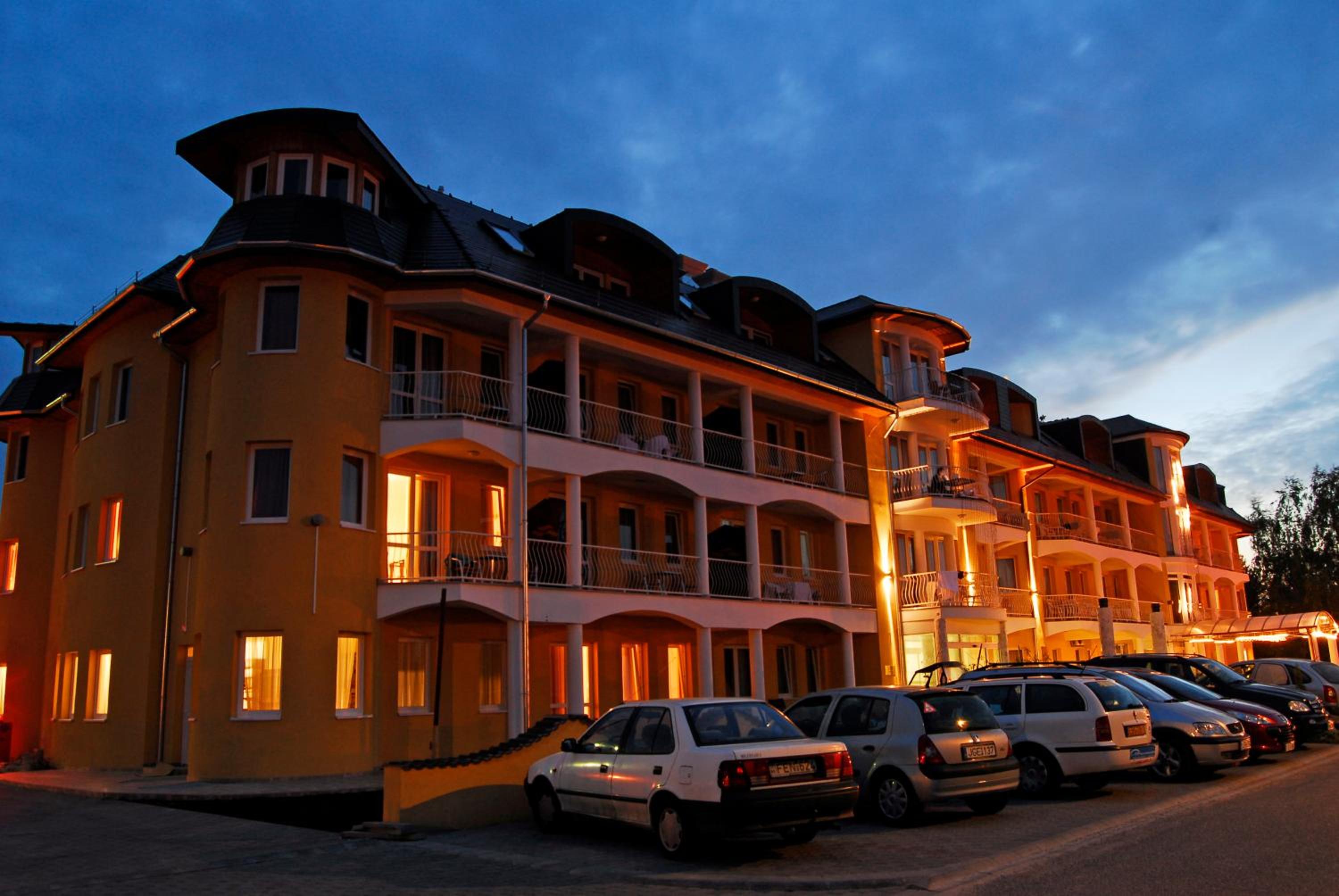 Aphrodite Hotel 44/50