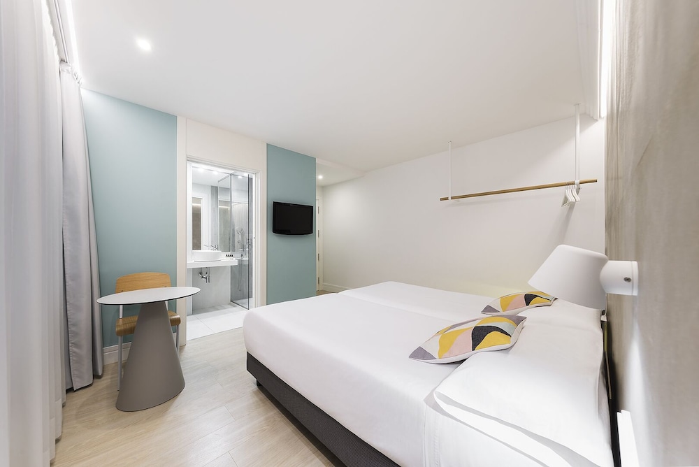 ECONOMY, TWIN BEDS