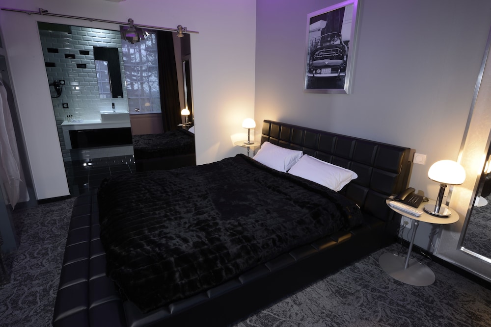ROOM, DOUBLE BED, ANNEX