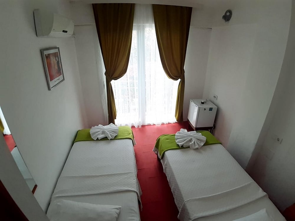 Caretta Caretta Hotel 12/41