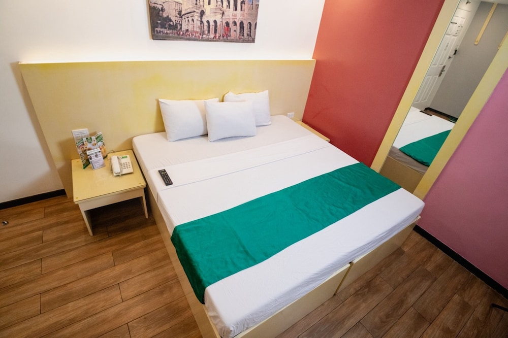 Eurotel North Edsa 7/50