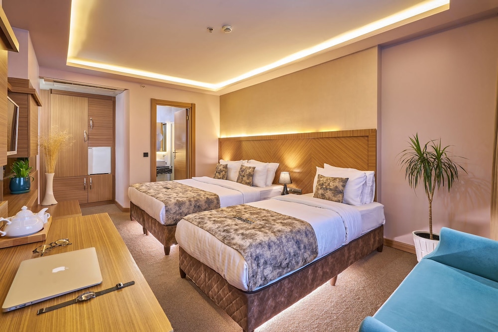 Standard, Queen Bed, Atro Hotel 6/9