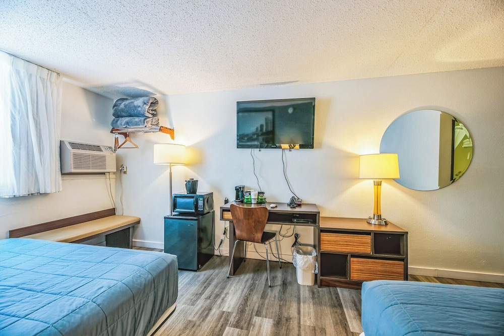 Hotel 8 Fergus Falls 20/49