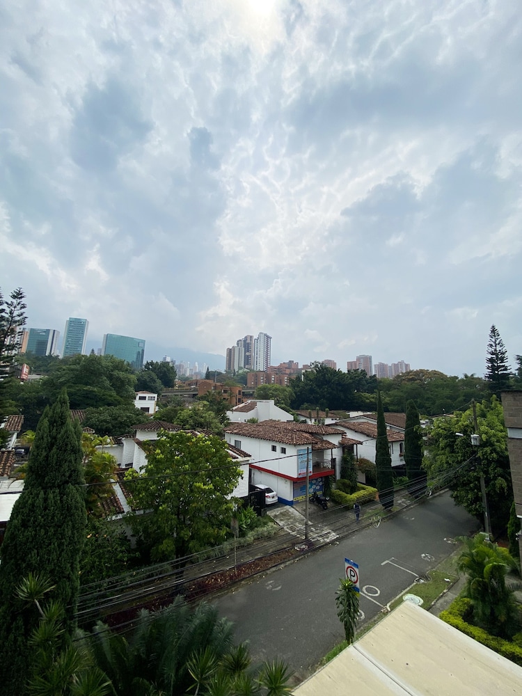 Ayenda 1224 Pixel House 49/53