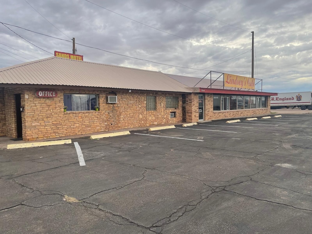 Sands Motel 20/24