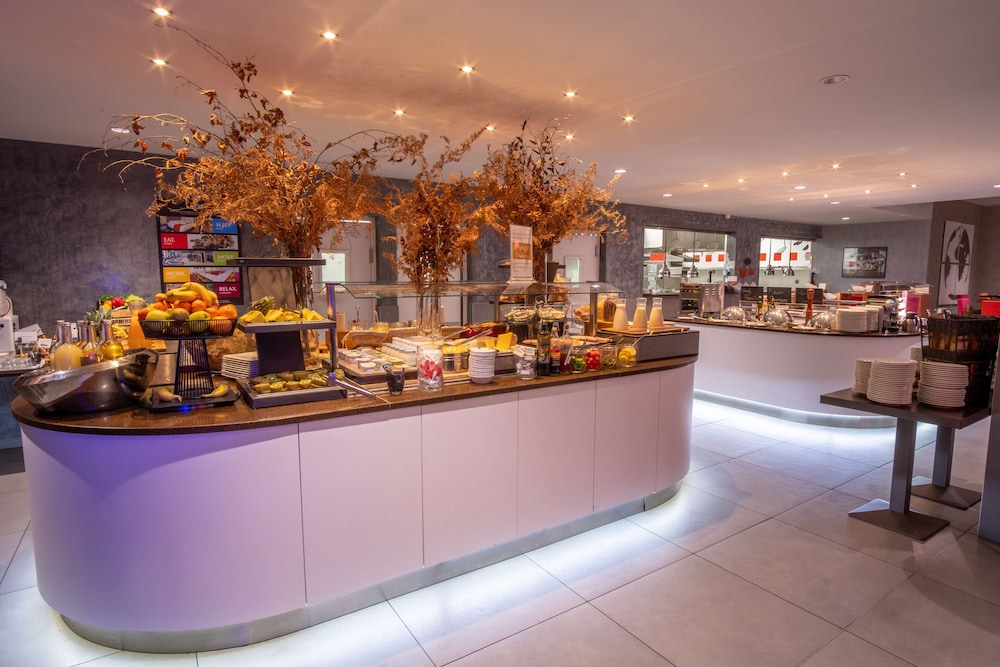 Kyriad Prestige Lyon Est Saint Priest Eurexpo Hotel And Spa 66/72