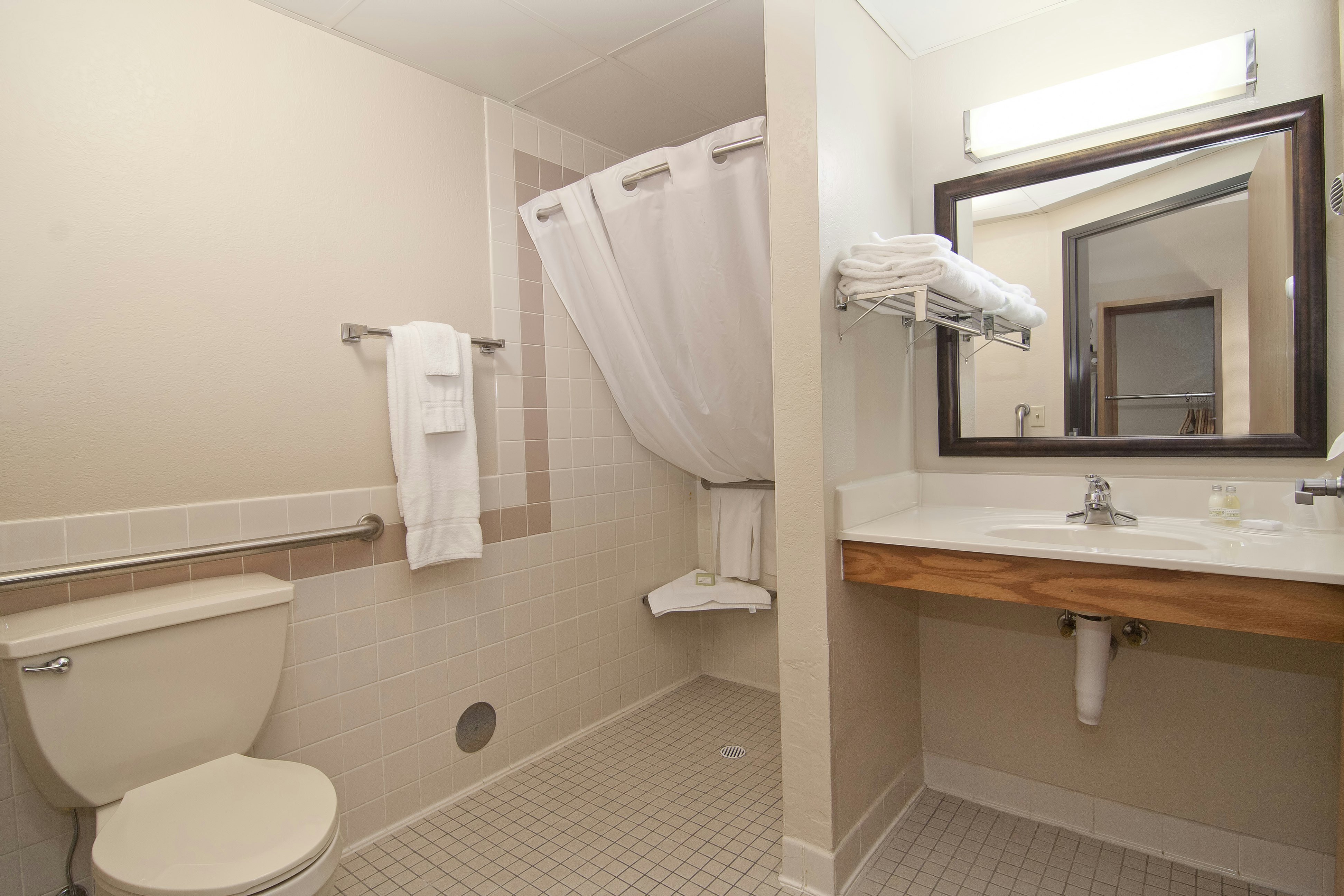 Boarders Inn Suites Faribault Mn 78/80