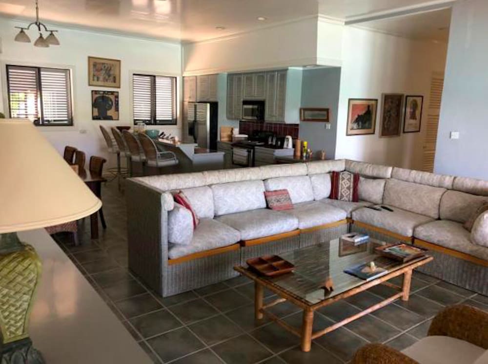 Bequia Beachfront Villa Hotel 54/83
