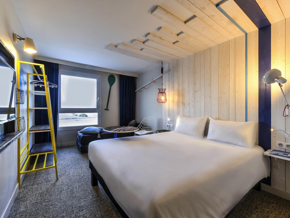 غرفة بسرير مزدوج وسرير فردي بإطلالة على البحر، Ibis Styles La Rochelle Thalasso Chatelaillon 3/6