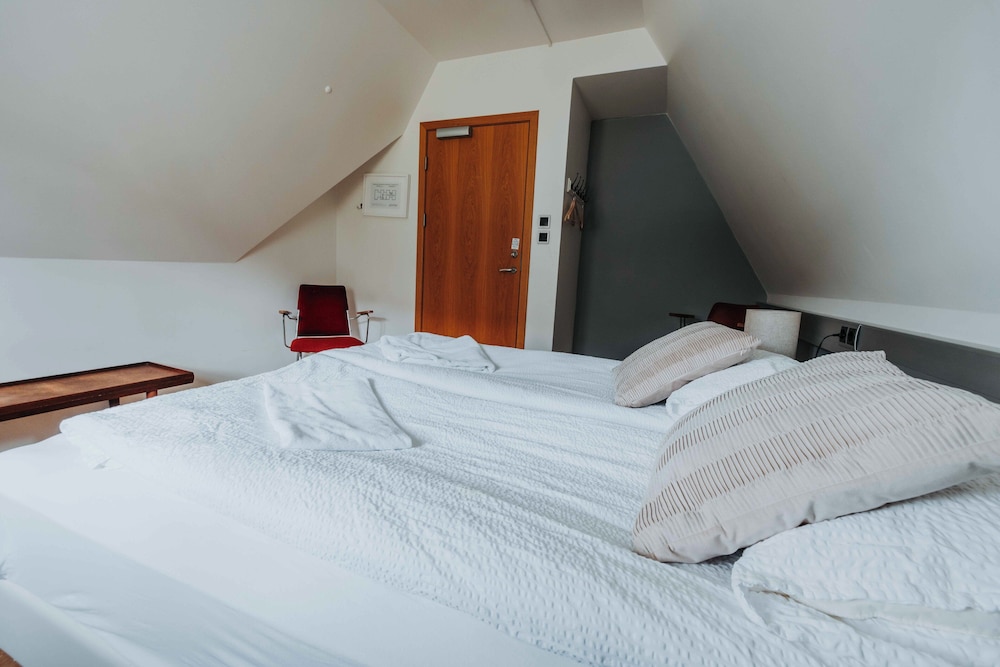 Heradsskolinn Historic Guesthouse 21/50