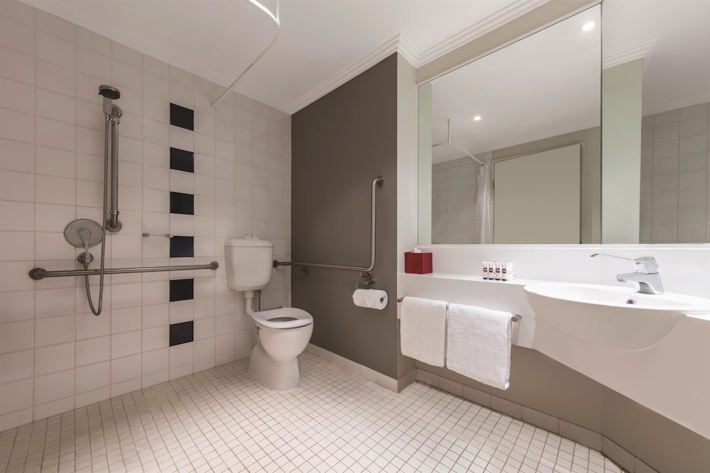 Mercure Melbourne Southbank 50/50