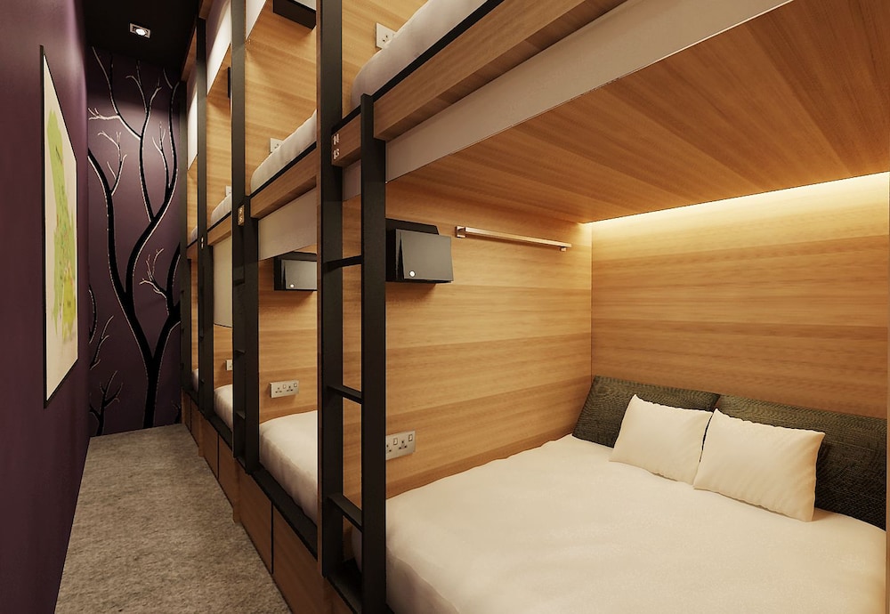 HereHotel.com 9/38